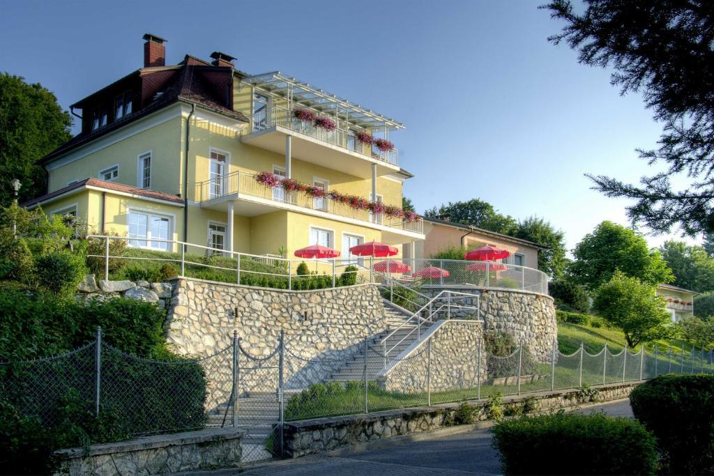 Appartements Schwarzvilla Velden am Woerthersee Exterior photo